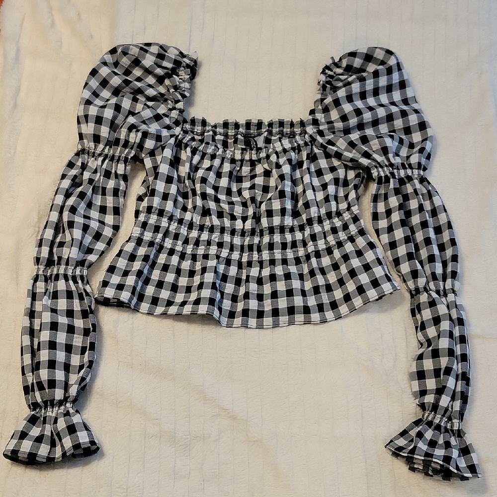 Divided H&M Puff Long Sleeve Crop Top Black and White Gingham NWOT